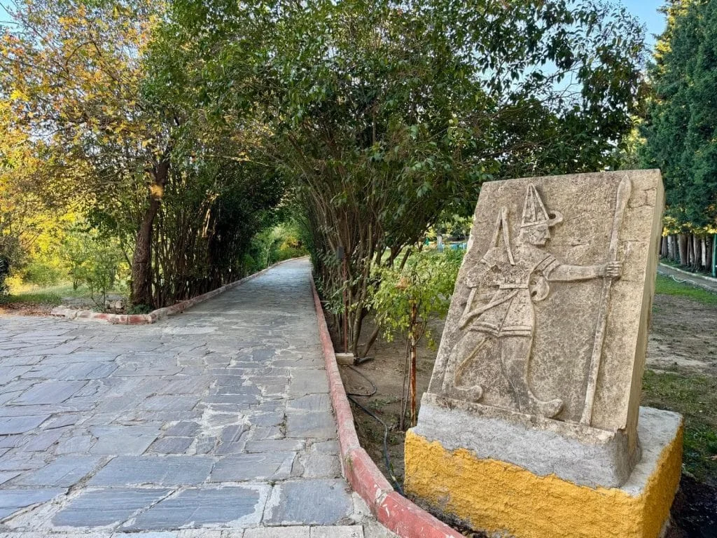 İzmir Tarihi Yerler Listesi / Su Perisi Otel Giriş